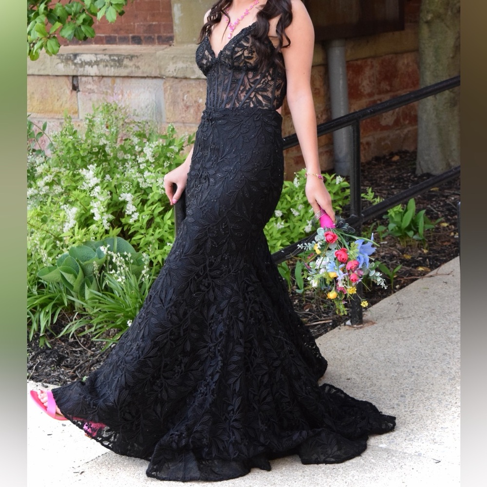 Elegant Detailed Black Lace Evening Gown